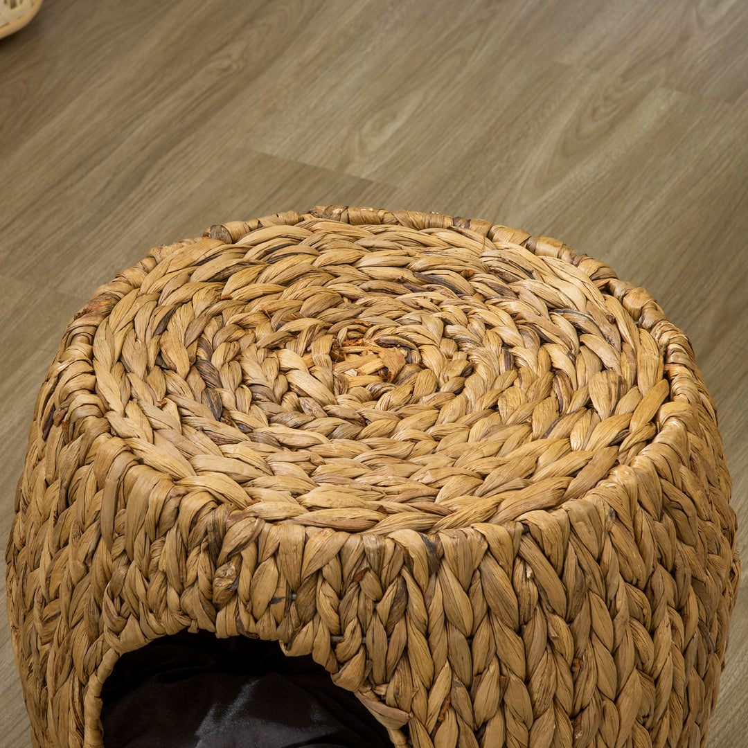 Rattan Retreat: Wicker Cat Abode with Plush Cushion